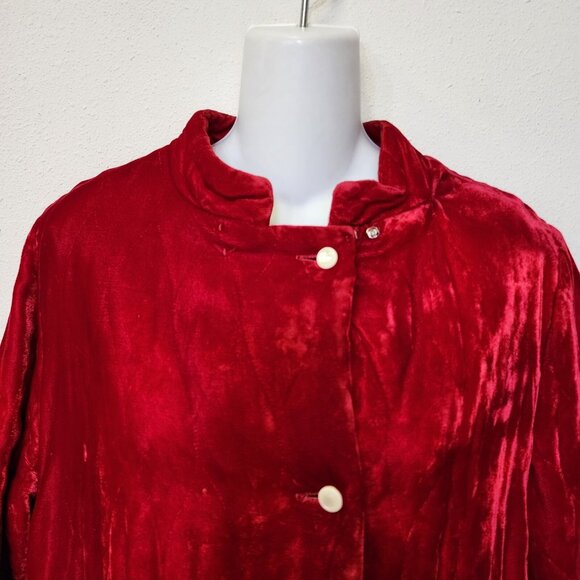 Vintage Opera Coat Red Velvet 12 White Pearly Buttons Quilted Soft Classy Long - Picture 3 of 14